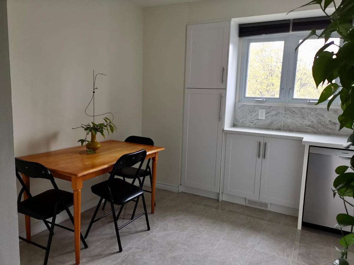 Private Rooms In House In North York Shared Kitchen 多伦多 外观 照片