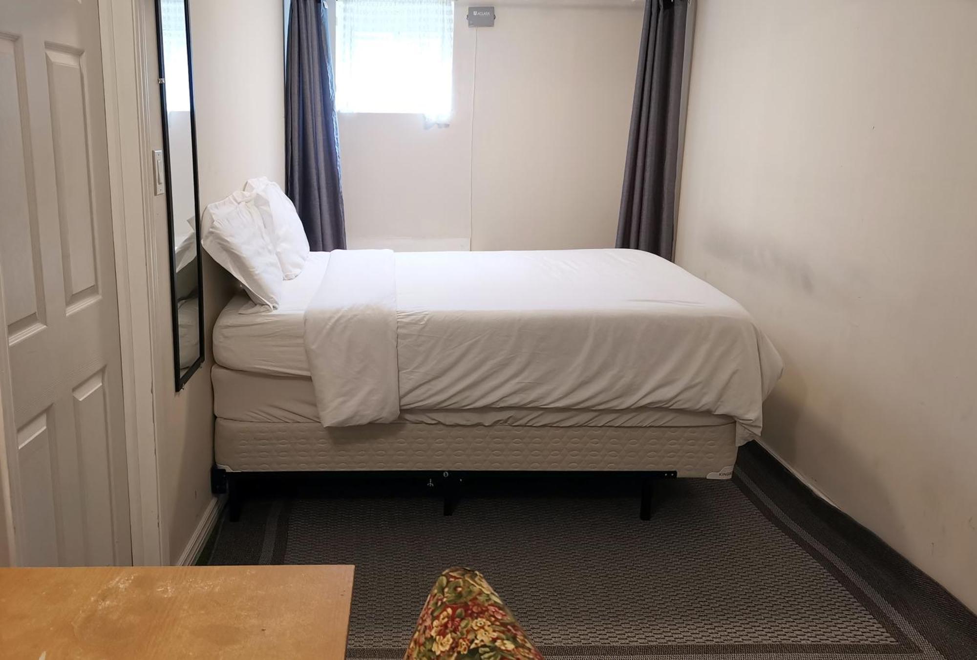 Private Rooms In House In North York Shared Kitchen 多伦多 外观 照片